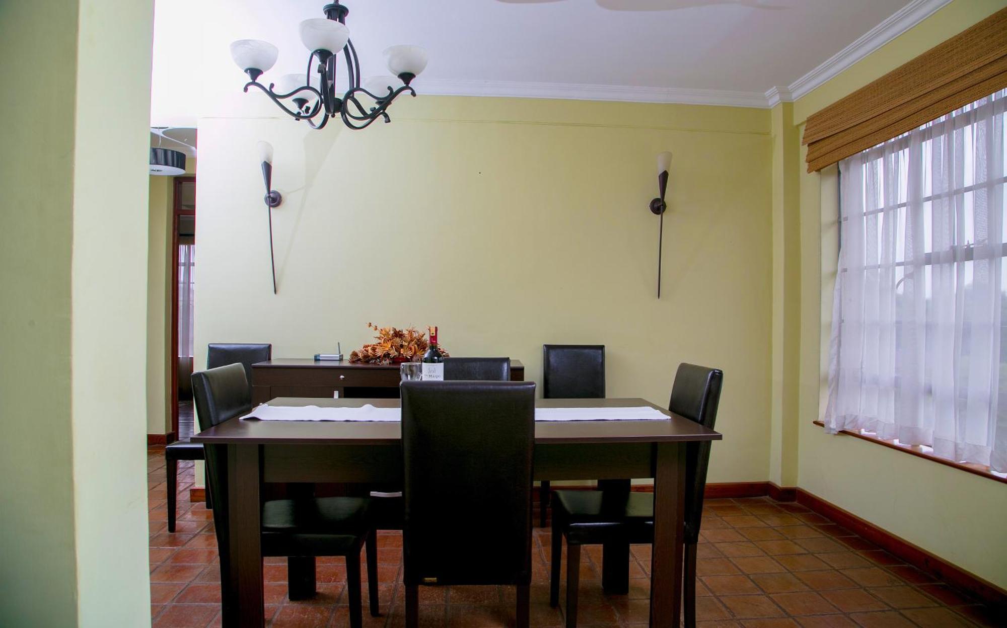 Batians Apartment Hotel Ναϊρόμπι Δωμάτιο φωτογραφία