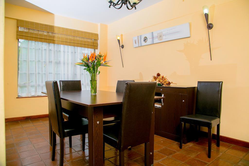 Batians Apartment Hotel Ναϊρόμπι Δωμάτιο φωτογραφία